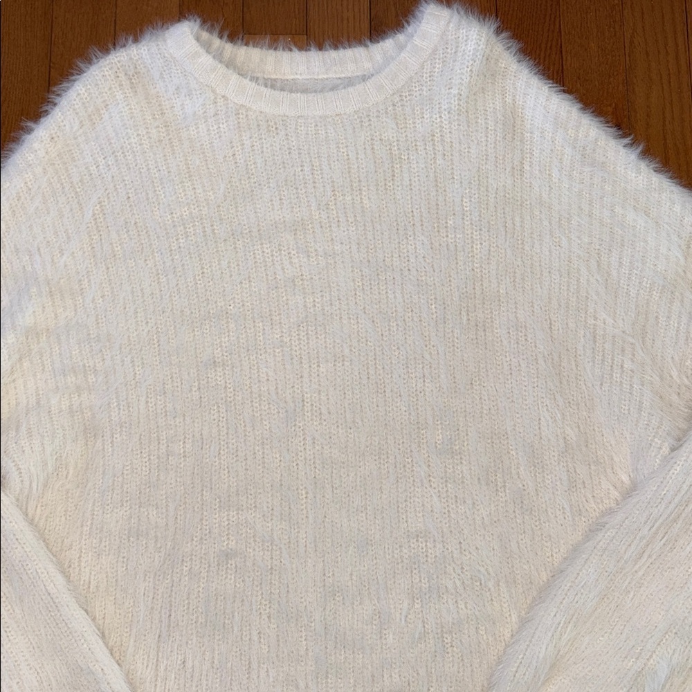 Cotton On White Fuzzy Eyelash Knit Crewneck Sweater Size Large Cozy Soft - Picture 3 of 7